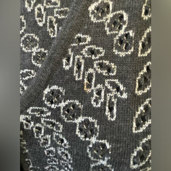 St. John Collection by Marie Gray Sweater and Tank Top Set Gray Metallic- S/4 - Picture 8 of 13